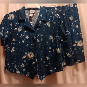 Vintage 2 Piece Bentley Blue Floral Shorts Set.  Size Large